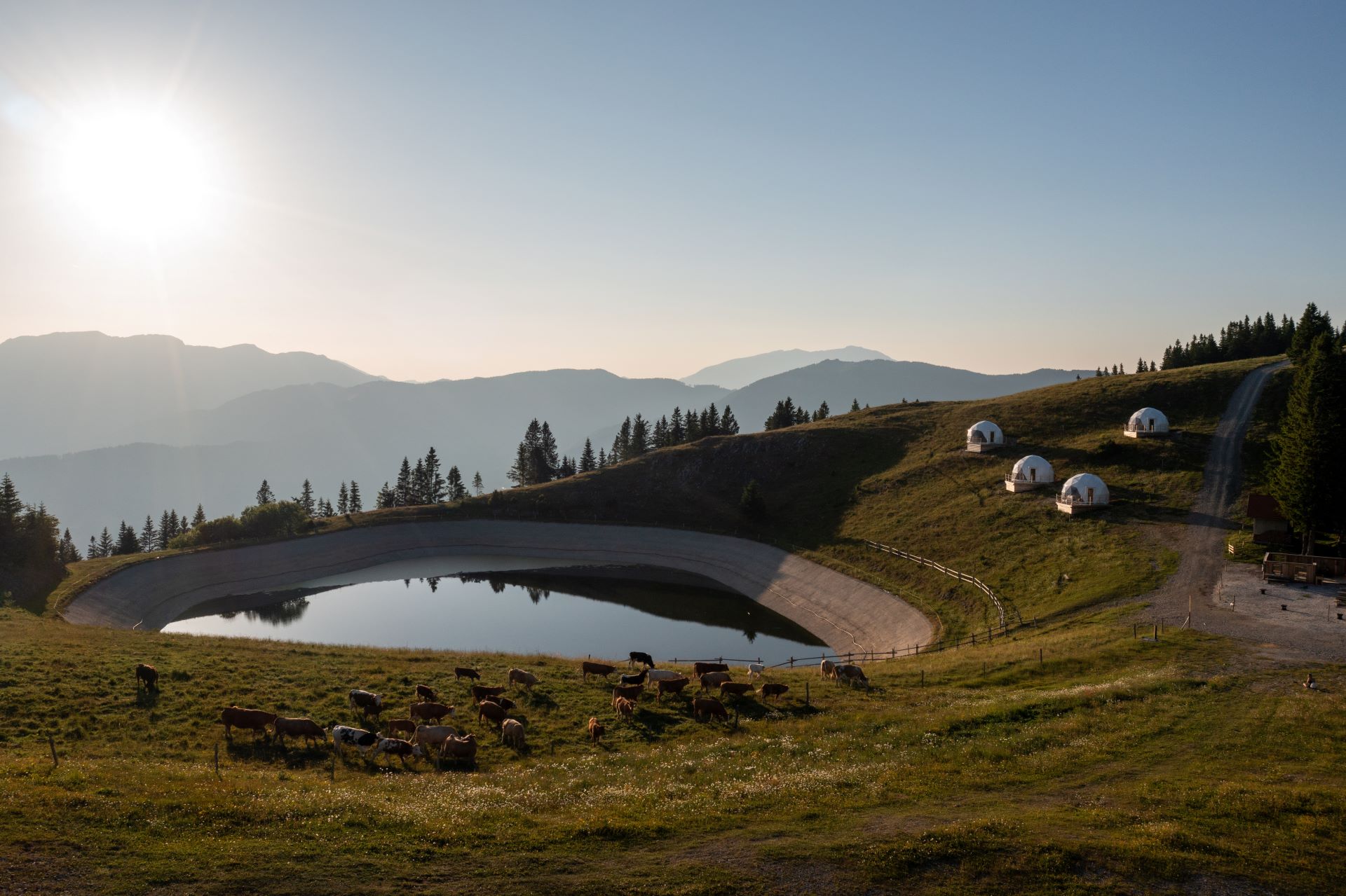 GLAMPING DOMES AT GOLTE